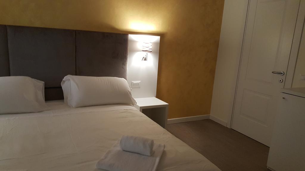 Double or Twin Room Private Bathroom